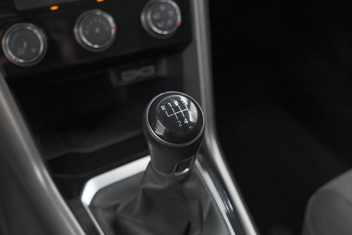 Volkswagen T-Roc Volkswagen T-Roc 1.0 TSI Style Business 116pk | Trekhaak | Adaptieve Cruise Control | Elektronische Kofferklep | Apple Carplay