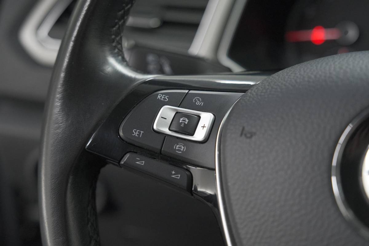 Volkswagen T-Roc Volkswagen T-Roc 1.0 TSI Style Business 116pk | Trekhaak | Adaptieve Cruise Control | Elektronische Kofferklep | Apple Carplay