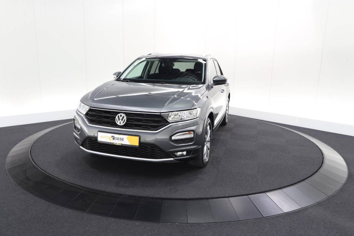 Volkswagen T-Roc Volkswagen T-Roc 1.0 TSI Style Business 116pk | Trekhaak | Adaptieve Cruise Control | Elektronische Kofferklep | Apple Carplay