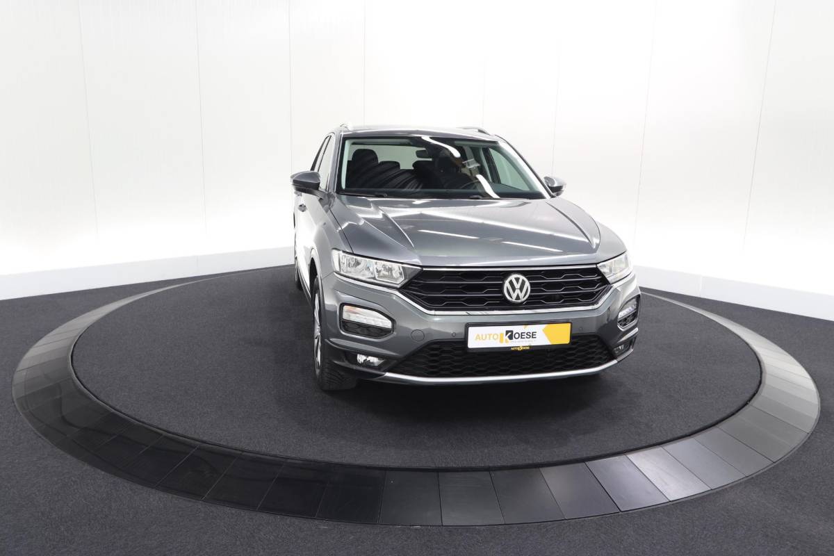 Volkswagen T-Roc Volkswagen T-Roc 1.0 TSI Style Business 116pk | Trekhaak | Adaptieve Cruise Control | Elektronische Kofferklep | Apple Carplay