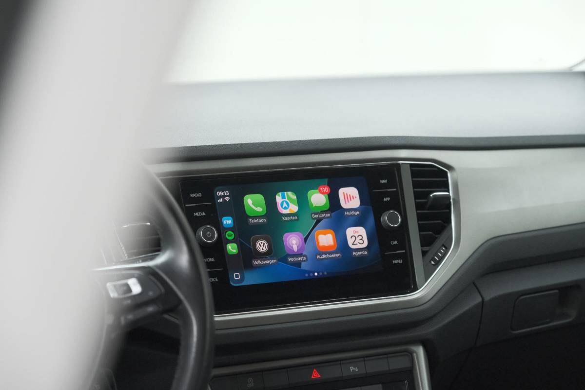 Volkswagen T-Roc Volkswagen T-Roc 1.0 TSI Style Business 116pk | Trekhaak | Adaptieve Cruise Control | Elektronische Kofferklep | Apple Carplay