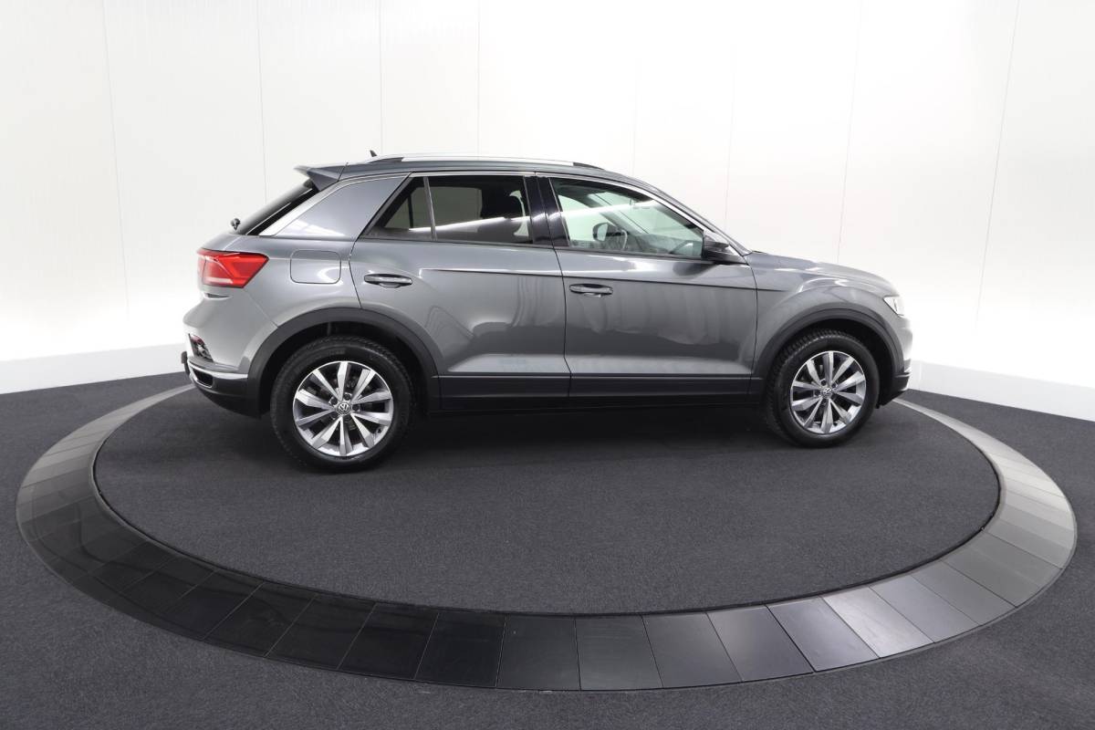 Volkswagen T-Roc Volkswagen T-Roc 1.0 TSI Style Business 116pk | Trekhaak | Adaptieve Cruise Control | Elektronische Kofferklep | Apple Carplay