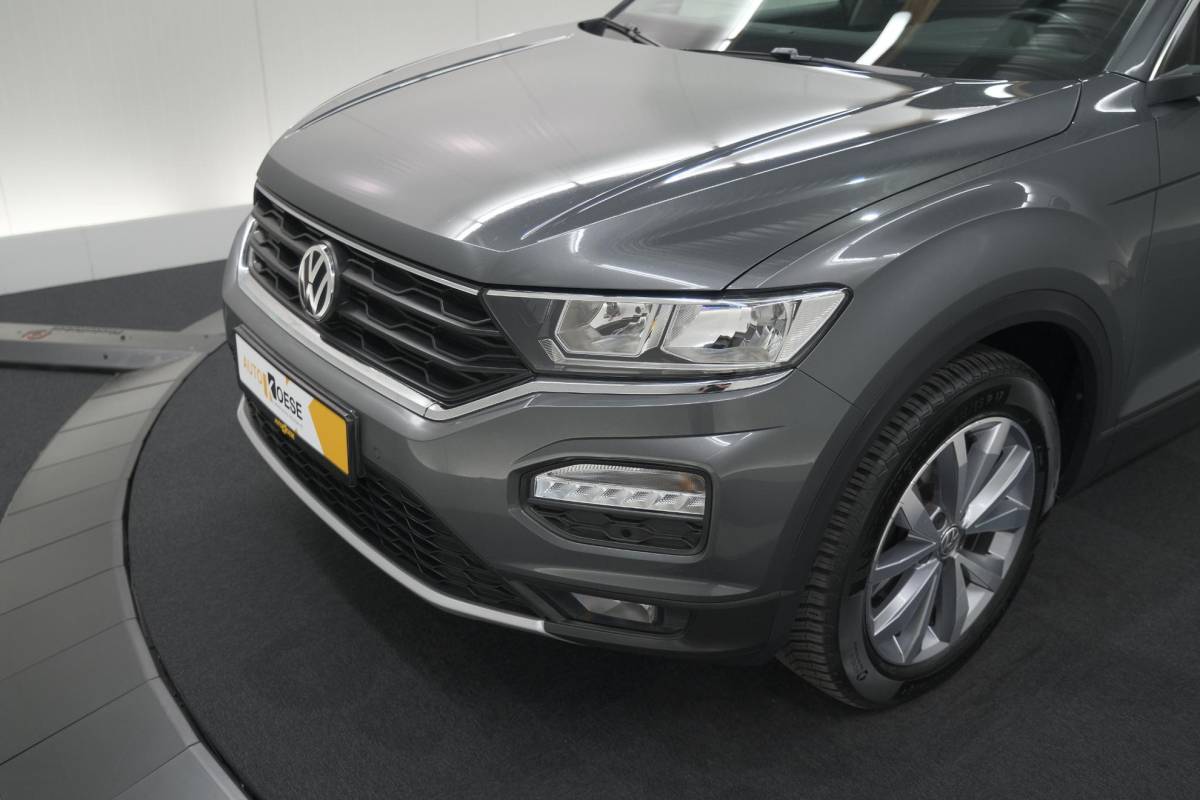 Volkswagen T-Roc Volkswagen T-Roc 1.0 TSI Style Business 116pk | Trekhaak | Adaptieve Cruise Control | Elektronische Kofferklep | Apple Carplay