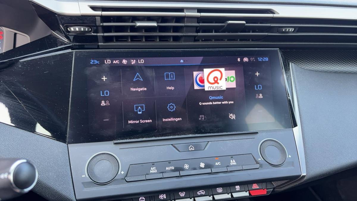 Peugeot 308 Peugeot 308 SW 1.2 PureTech Active Pack Business FULL LED / CAMERA / CARPLAY / NAVI / CLIMA / PDC / BLUETOOTH / CRUISE / NL-AUTO