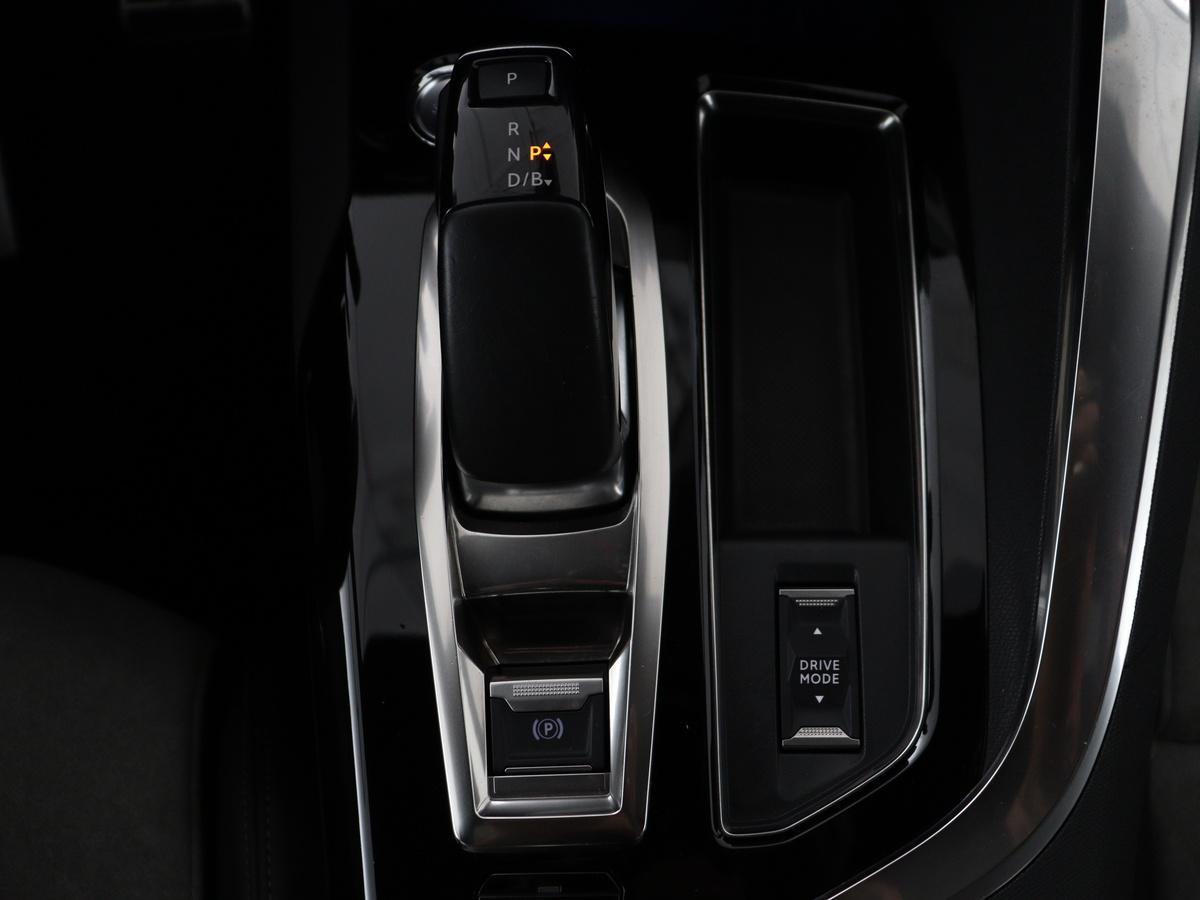 Peugeot 3008 Peugeot 3008 1.6 HYbrid4 300 Première Pack | SOH 93,8% | Panoramadak | Leder/alacantara |  Memory | Stoelverwarming | Carplay | 360 camera | Trekhaak | PHEV