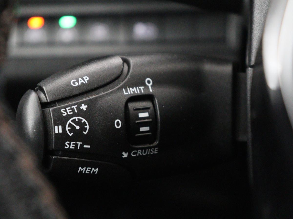 Peugeot 3008 Peugeot 3008 1.6 HYbrid4 300 Première Pack | SOH 93,8% | Panoramadak | Leder/alacantara |  Memory | Stoelverwarming | Carplay | 360 camera | Trekhaak | PHEV