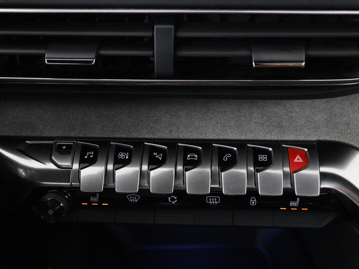 Peugeot 3008 Peugeot 3008 1.6 HYbrid4 300 Première Pack | SOH 93,8% | Panoramadak | Leder/alacantara |  Memory | Stoelverwarming | Carplay | 360 camera | Trekhaak | PHEV