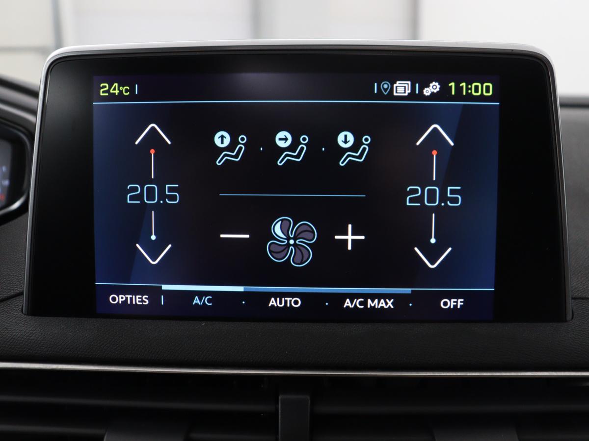 Peugeot 3008 Peugeot 3008 1.6 HYbrid4 300 Première Pack | SOH 93,8% | Panoramadak | Leder/alacantara |  Memory | Stoelverwarming | Carplay | 360 camera | Trekhaak | PHEV