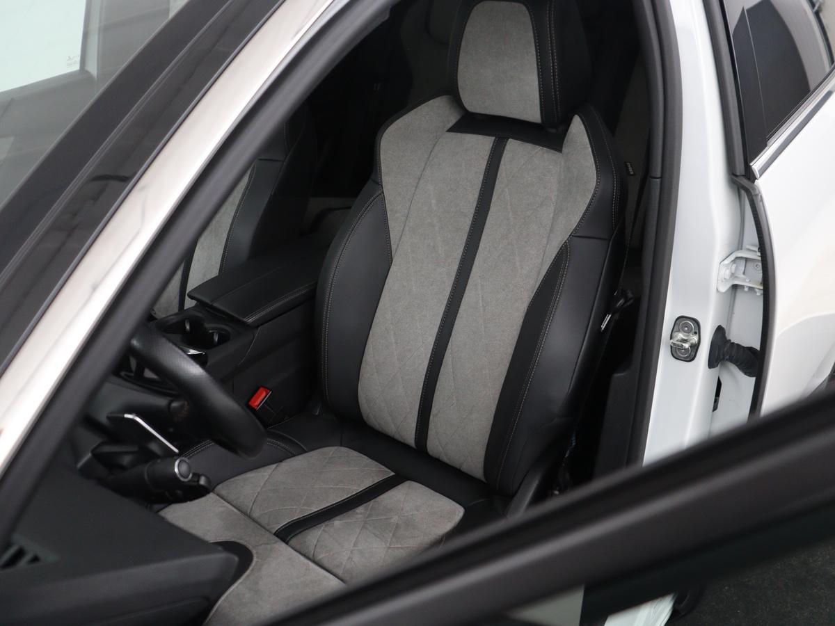 Peugeot 3008 Peugeot 3008 1.6 HYbrid4 300 Première Pack | SOH 93,8% | Panoramadak | Leder/alacantara |  Memory | Stoelverwarming | Carplay | 360 camera | Trekhaak | PHEV