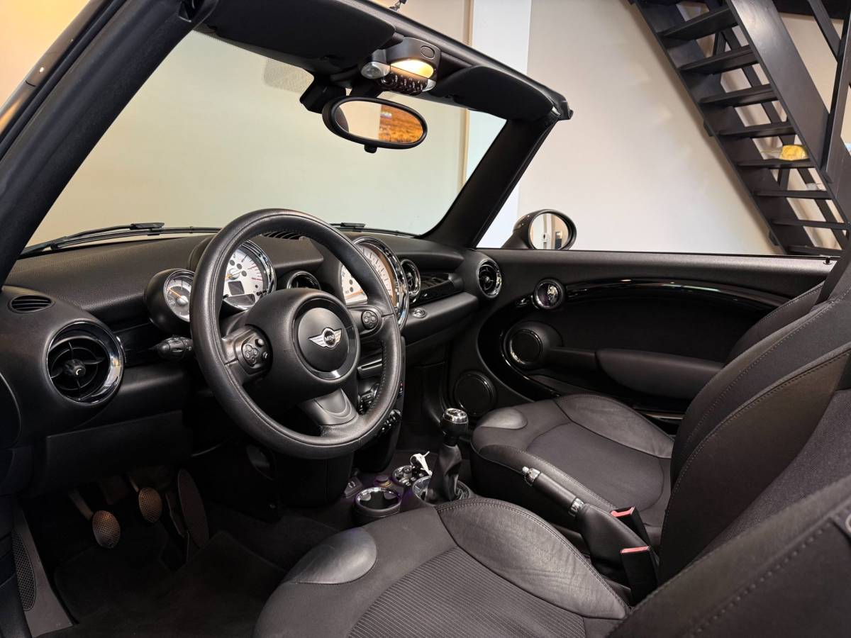 MINI Cooper Cabrio Mini Cabrio 1.6 Cooper Chili *Sfeerverlichting* Stoelverw.|Climate|Cruise|PDC|Half-Leder|6-Bak|Autom.Verlichting/Ruitenwissers
