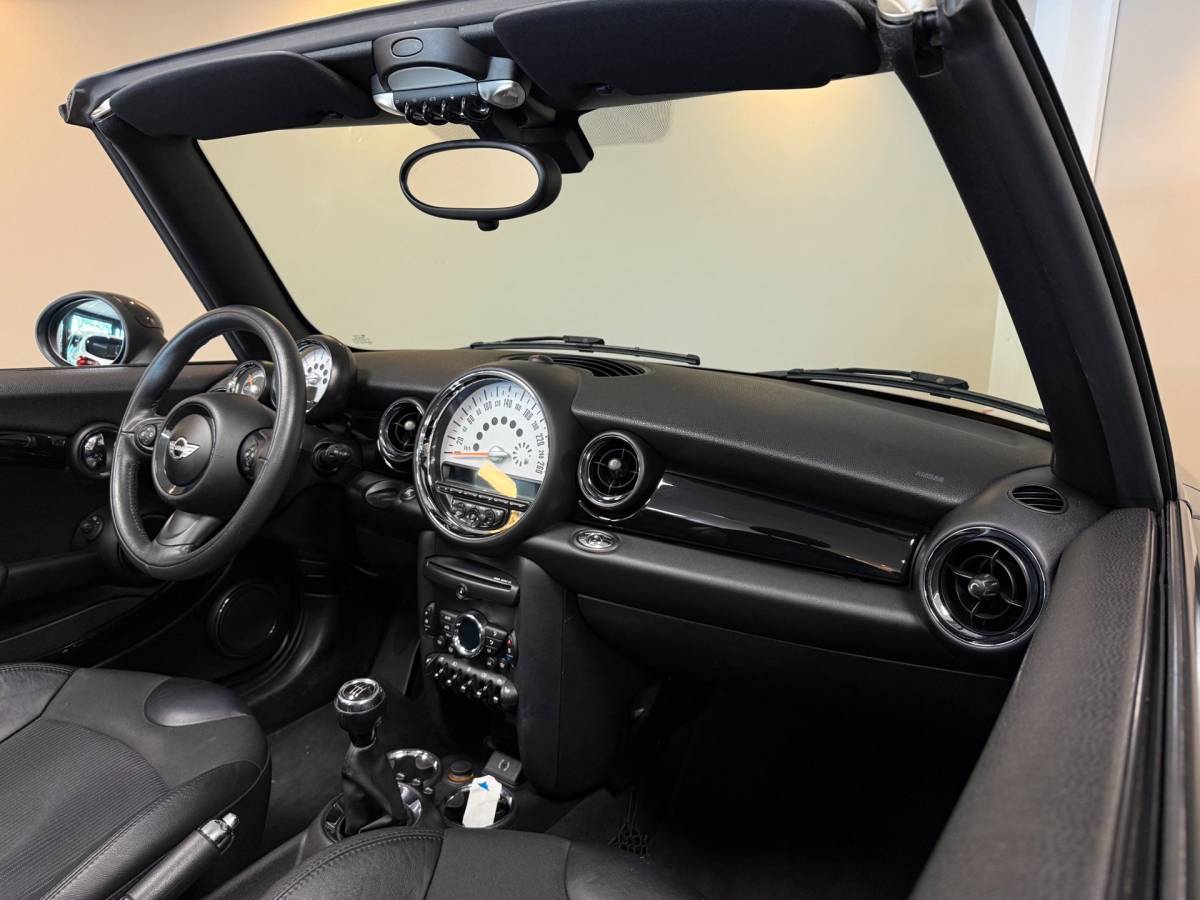 MINI Cooper Cabrio Mini Cabrio 1.6 Cooper Chili *Sfeerverlichting* Stoelverw.|Climate|Cruise|PDC|Half-Leder|6-Bak|Autom.Verlichting/Ruitenwissers