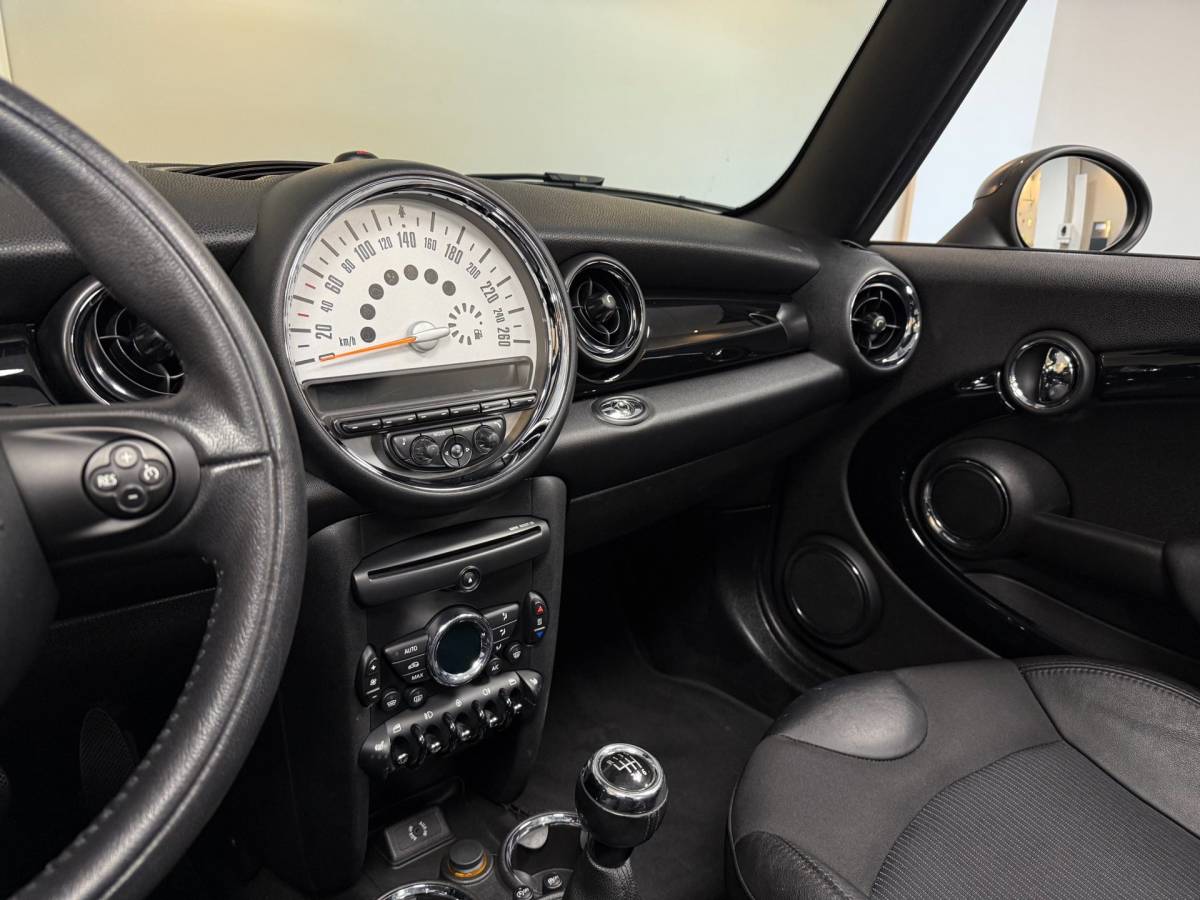 MINI Cooper Cabrio Mini Cabrio 1.6 Cooper Chili *Sfeerverlichting* Stoelverw.|Climate|Cruise|PDC|Half-Leder|6-Bak|Autom.Verlichting/Ruitenwissers