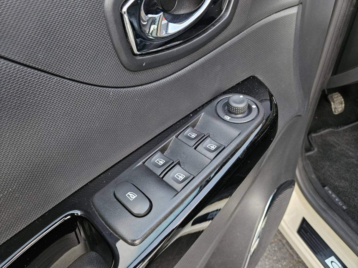 Renault Captur Renault Captur 0.9 TCe Xmod Trekhaak! Leer! Camera! Mooie/Nette Auto! Navigatie! NAP! Airco! Cruise Control!