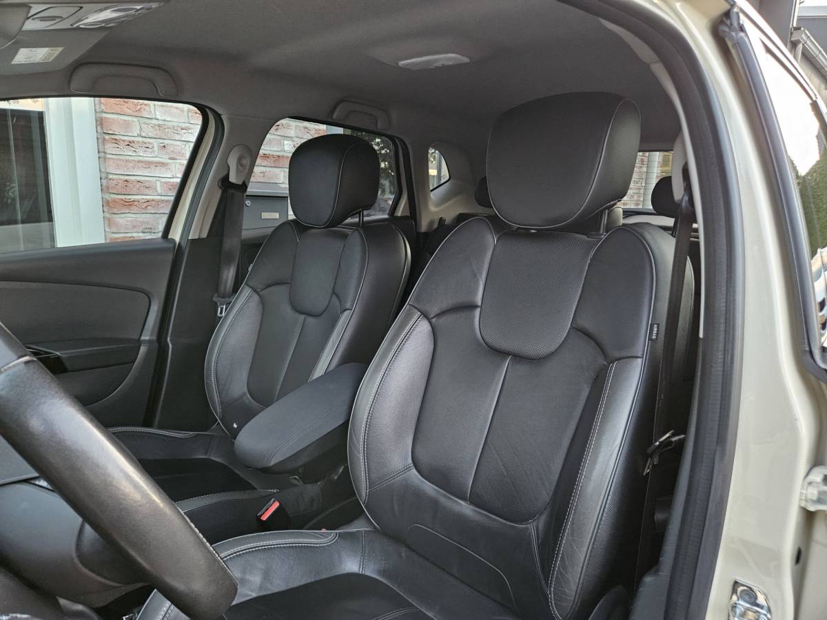 Renault Captur Renault Captur 0.9 TCe Xmod Trekhaak! Leer! Camera! Mooie/Nette Auto! Navigatie! NAP! Airco! Cruise Control!