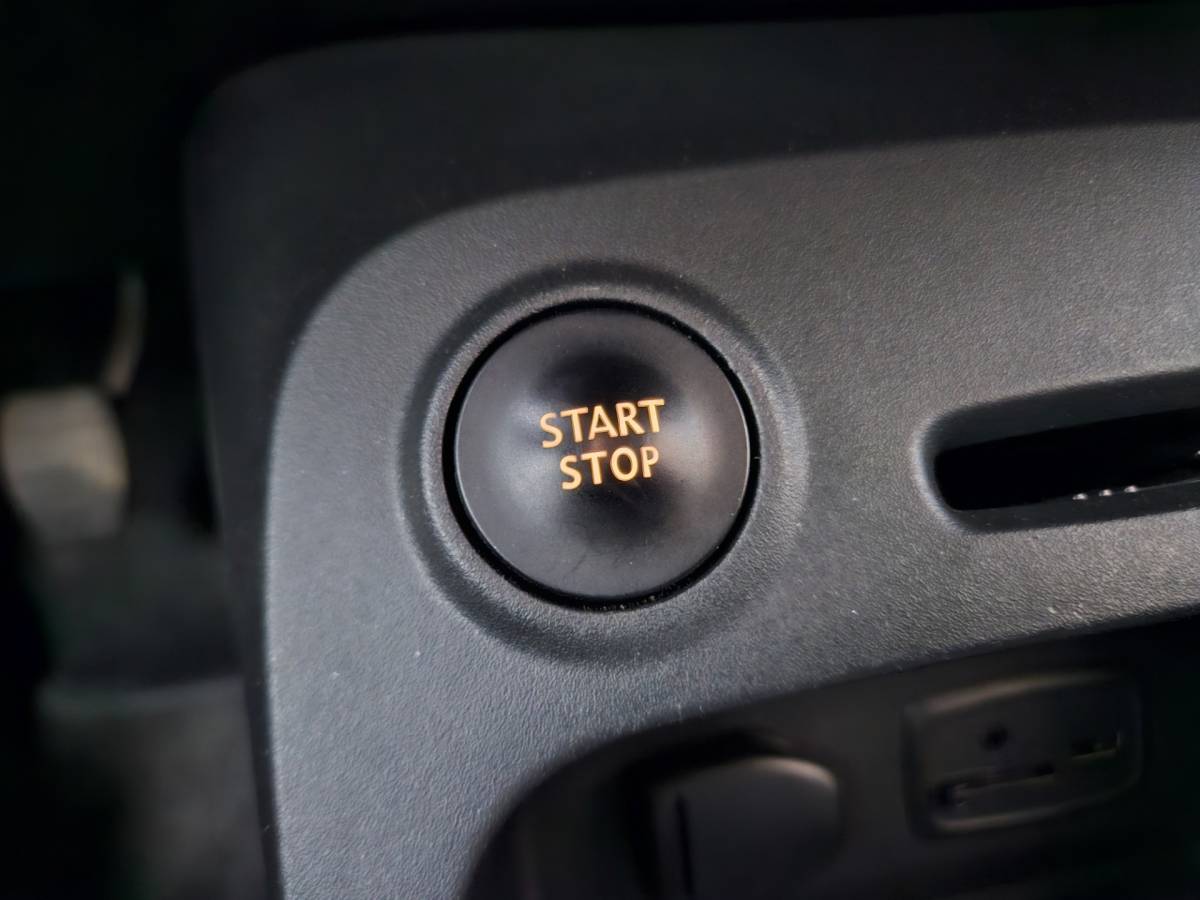 Renault Captur Renault Captur 0.9 TCe Xmod Trekhaak! Leer! Camera! Mooie/Nette Auto! Navigatie! NAP! Airco! Cruise Control!