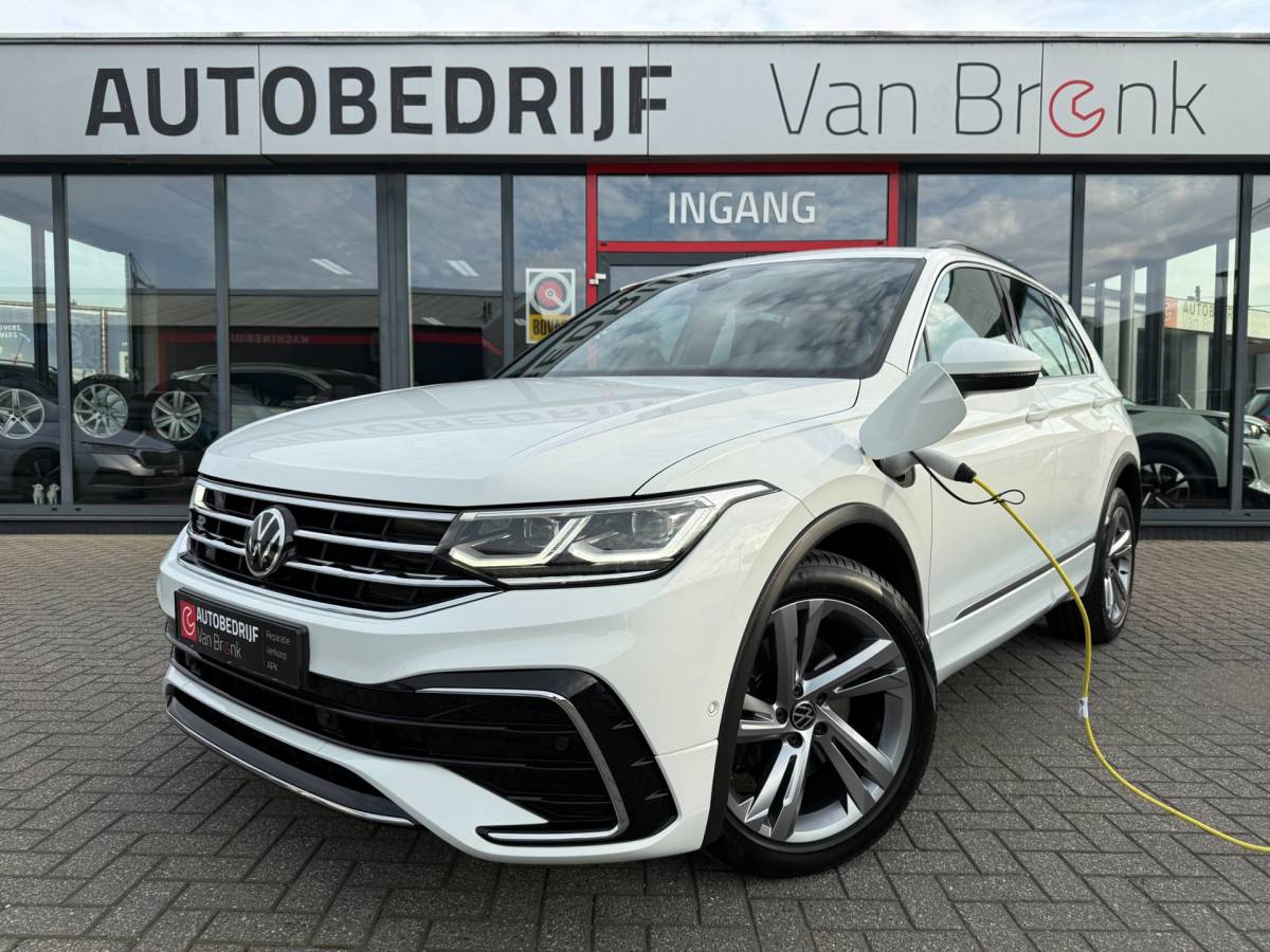 Volkswagen Tiguan Volkswagen Tiguan 1.4 TSI eHybrid R-Line Business+ | SOH 97% | 245PK | Dynamische knipperlichten