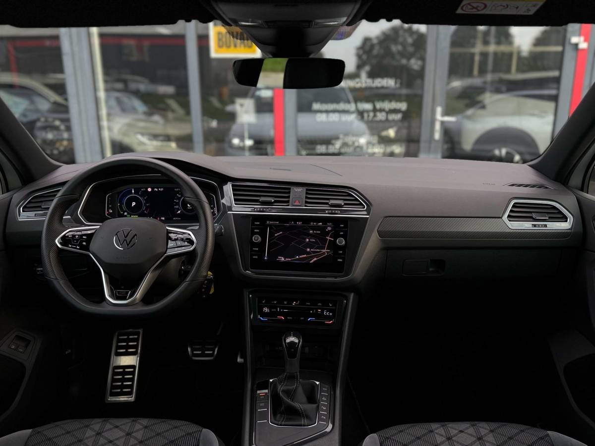 Volkswagen Tiguan Volkswagen Tiguan 1.4 TSI eHybrid R-Line Business+ | SOH 97% | 245PK | Dynamische knipperlichten