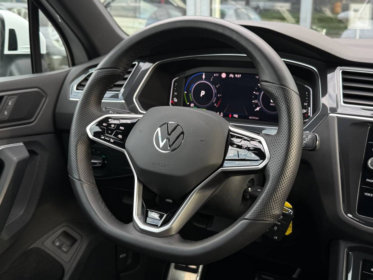 Volkswagen Tiguan Volkswagen Tiguan 1.4 TSI eHybrid R-Line Business+ | SOH 97% | 245PK | Dynamische knipperlichten