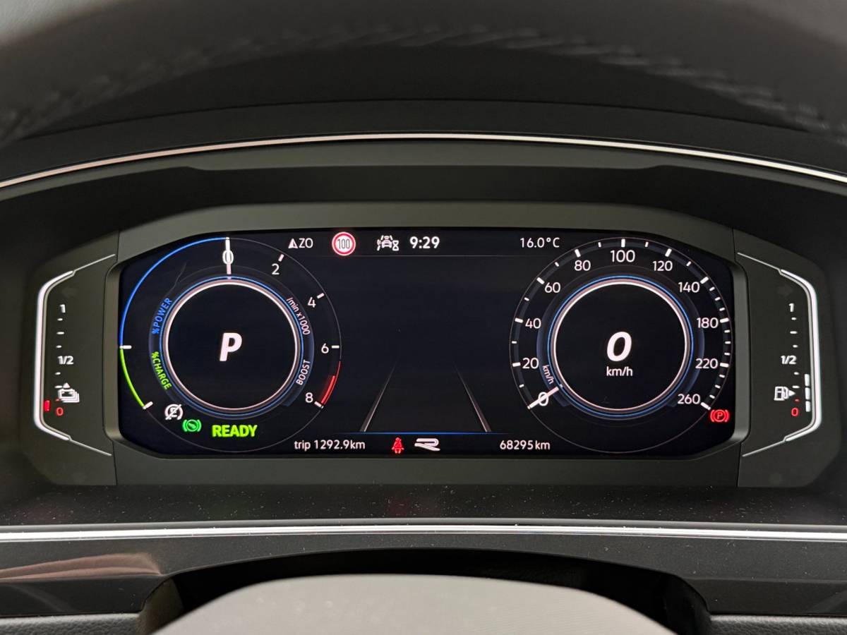 Volkswagen Tiguan Volkswagen Tiguan 1.4 TSI eHybrid R-Line Business+ | SOH 97% | 245PK | Dynamische knipperlichten