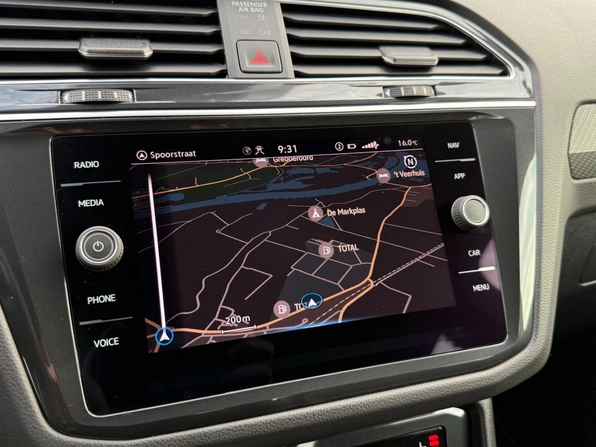 Volkswagen Tiguan Volkswagen Tiguan 1.4 TSI eHybrid R-Line Business+ | SOH 97% | 245PK | Dynamische knipperlichten