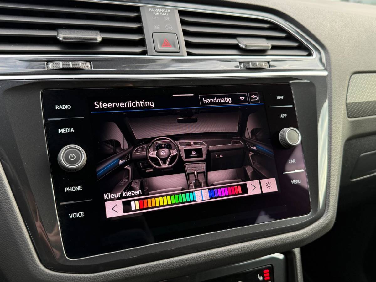 Volkswagen Tiguan Volkswagen Tiguan 1.4 TSI eHybrid R-Line Business+ | SOH 97% | 245PK | Dynamische knipperlichten