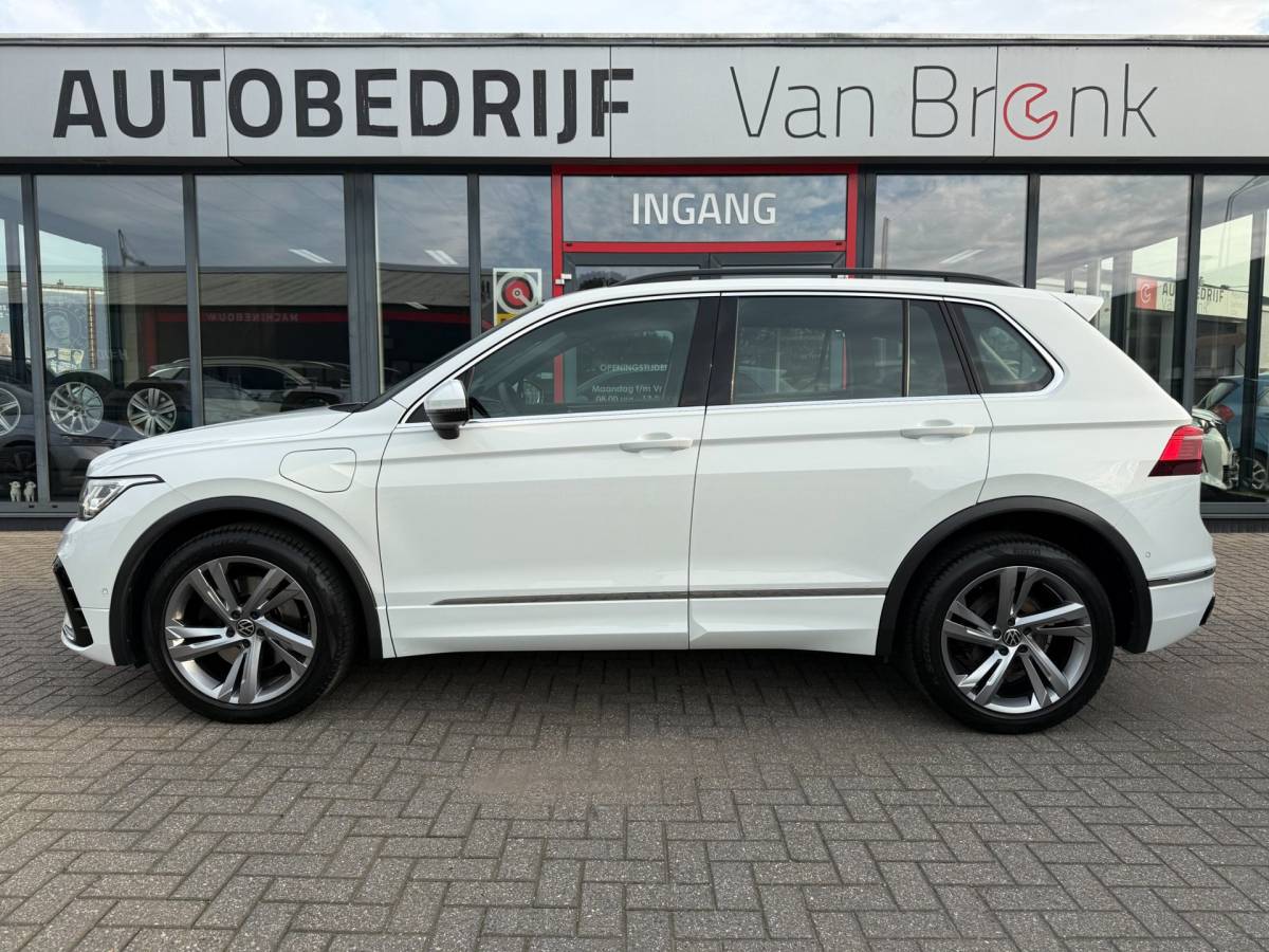 Volkswagen Tiguan Volkswagen Tiguan 1.4 TSI eHybrid R-Line Business+ | SOH 97% | 245PK | Dynamische knipperlichten