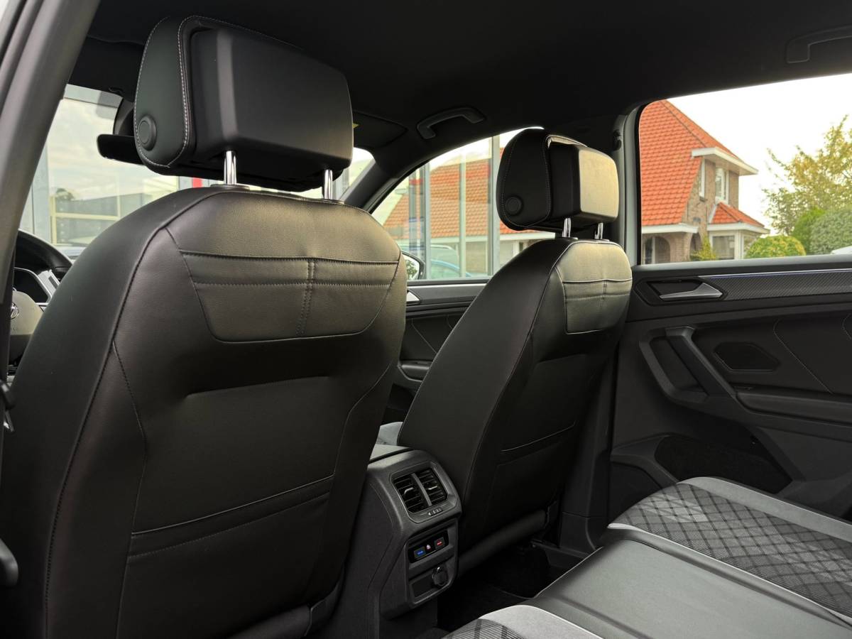 Volkswagen Tiguan Volkswagen Tiguan 1.4 TSI eHybrid R-Line Business+ | SOH 97% | 245PK | Dynamische knipperlichten