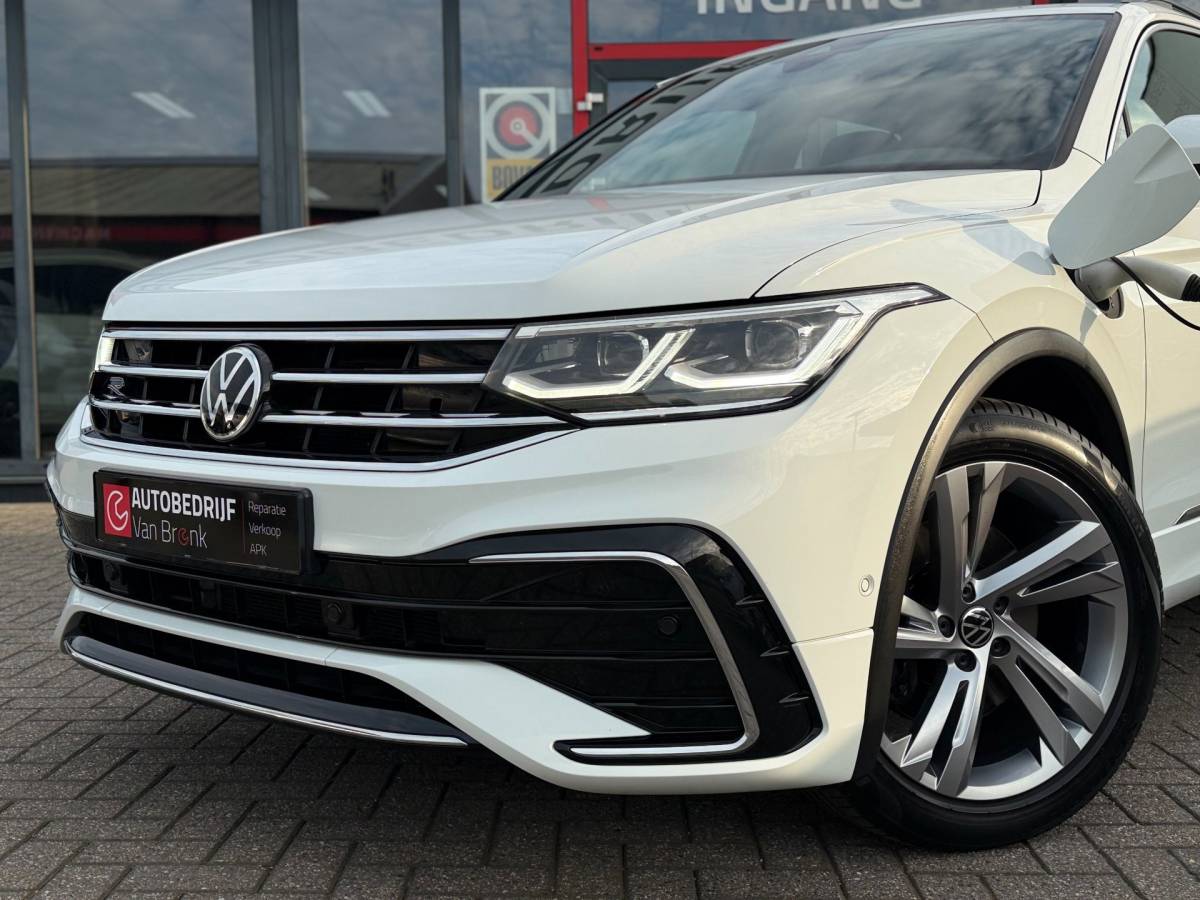 Volkswagen Tiguan Volkswagen Tiguan 1.4 TSI eHybrid R-Line Business+ | SOH 97% | 245PK | Dynamische knipperlichten