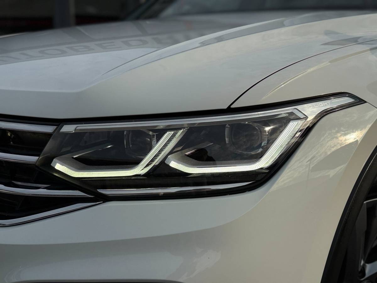 Volkswagen Tiguan Volkswagen Tiguan 1.4 TSI eHybrid R-Line Business+ | SOH 97% | 245PK | Dynamische knipperlichten