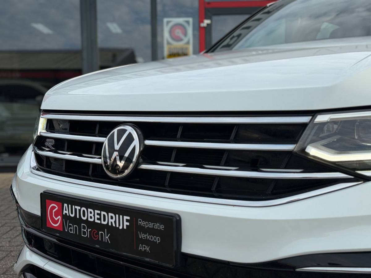 Volkswagen Tiguan Volkswagen Tiguan 1.4 TSI eHybrid R-Line Business+ | SOH 97% | 245PK | Dynamische knipperlichten