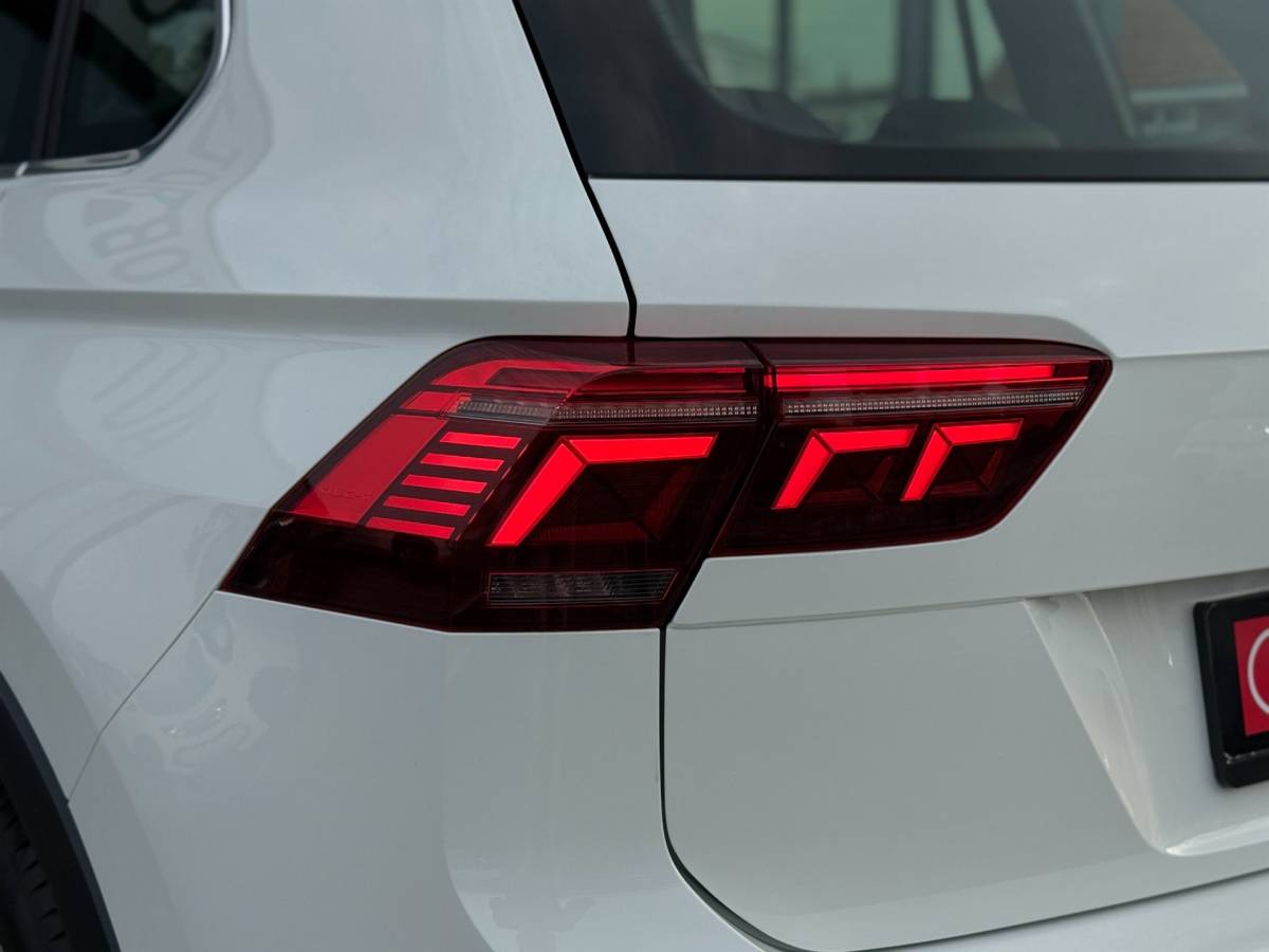 Volkswagen Tiguan Volkswagen Tiguan 1.4 TSI eHybrid R-Line Business+ | SOH 97% | 245PK | Dynamische knipperlichten