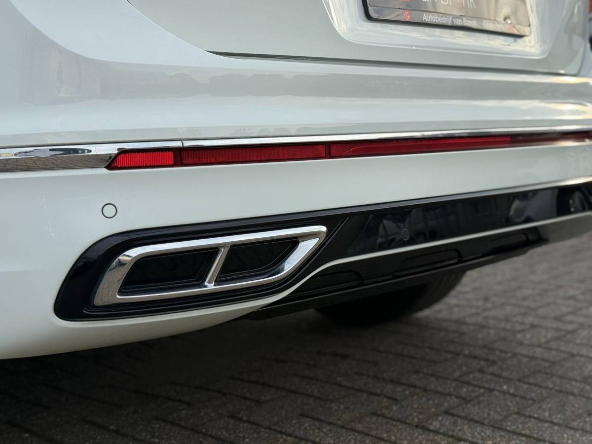 Volkswagen Tiguan Volkswagen Tiguan 1.4 TSI eHybrid R-Line Business+ | SOH 97% | 245PK | Dynamische knipperlichten
