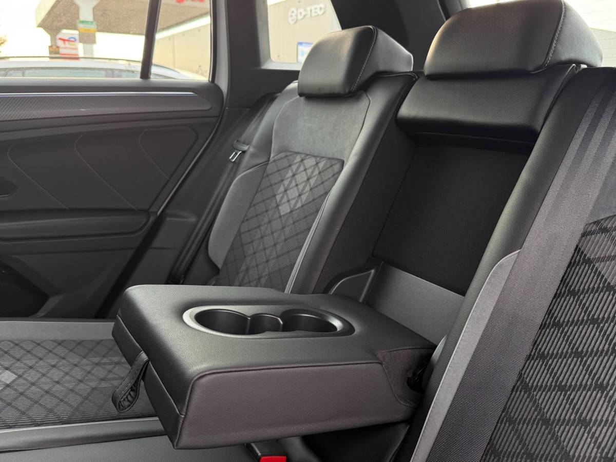 Volkswagen Tiguan Volkswagen Tiguan 1.4 TSI eHybrid R-Line Business+ | SOH 97% | 245PK | Dynamische knipperlichten