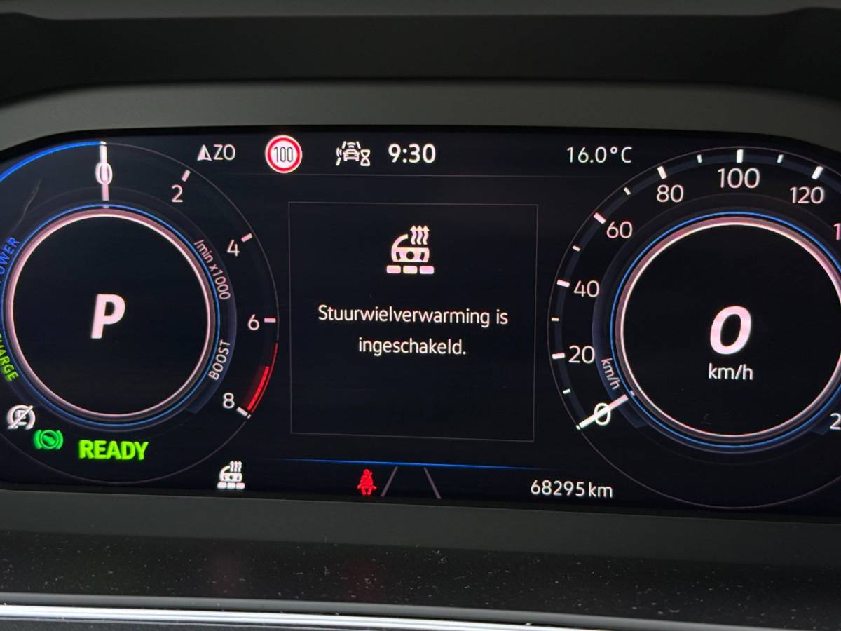 Volkswagen Tiguan Volkswagen Tiguan 1.4 TSI eHybrid R-Line Business+ | SOH 97% | 245PK | Dynamische knipperlichten