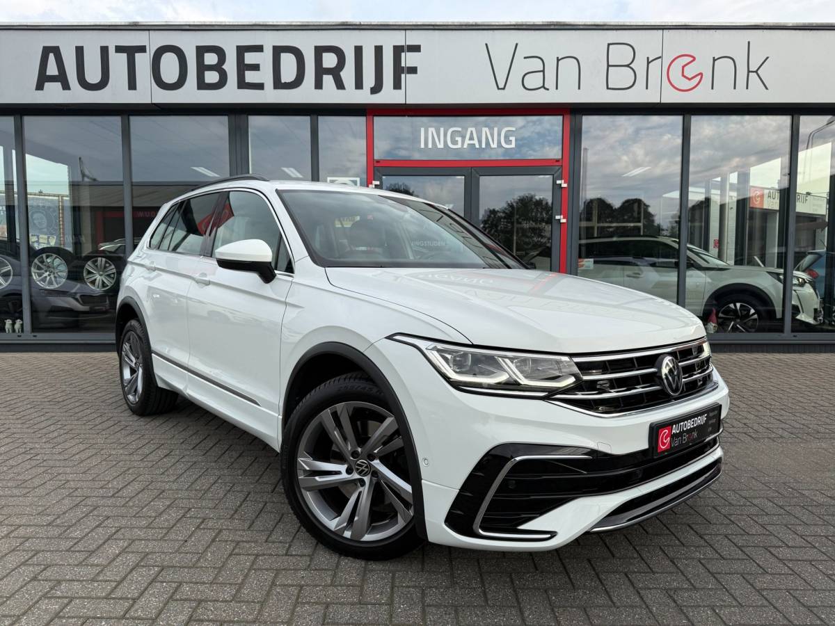 Volkswagen Tiguan Volkswagen Tiguan 1.4 TSI eHybrid R-Line Business+ | SOH 97% | 245PK | Dynamische knipperlichten