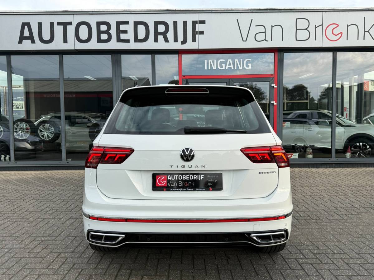 Volkswagen Tiguan Volkswagen Tiguan 1.4 TSI eHybrid R-Line Business+ | SOH 97% | 245PK | Dynamische knipperlichten