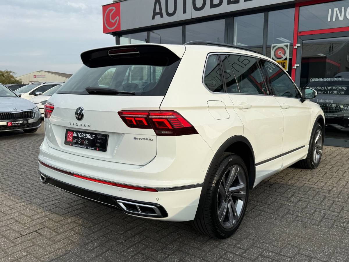 Volkswagen Tiguan Volkswagen Tiguan 1.4 TSI eHybrid R-Line Business+ | SOH 97% | 245PK | Dynamische knipperlichten