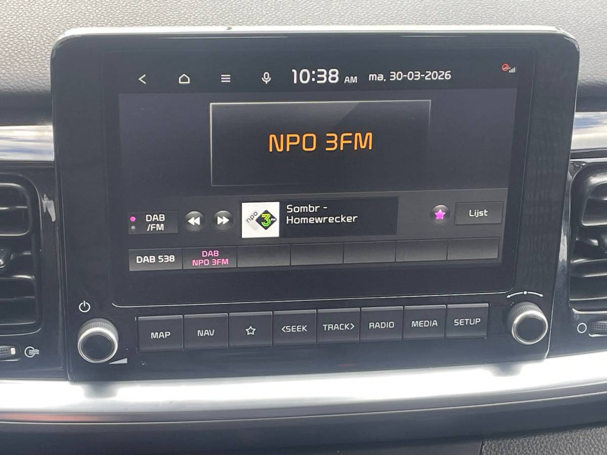 Kia Stonic Kia Stonic 1.0 T-GDi MHEV DynamicLine Automaat Navigatie, Climate Control, Cruise Control, Stoel/Stuurverwarming, 15″Lm, Achteruitrijcamera