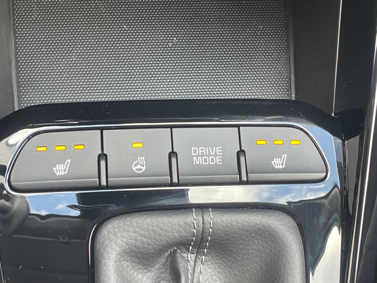 Kia Stonic Kia Stonic 1.0 T-GDi MHEV DynamicLine Automaat Navigatie, Climate Control, Cruise Control, Stoel/Stuurverwarming, 15″Lm, Achteruitrijcamera