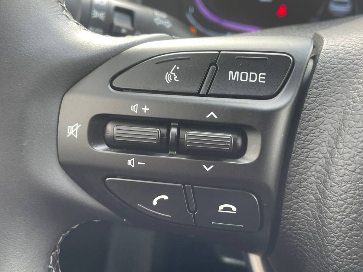 Kia Stonic Kia Stonic 1.0 T-GDi MHEV DynamicLine Automaat Navigatie, Climate Control, Cruise Control, Stoel/Stuurverwarming, 15″Lm, Achteruitrijcamera