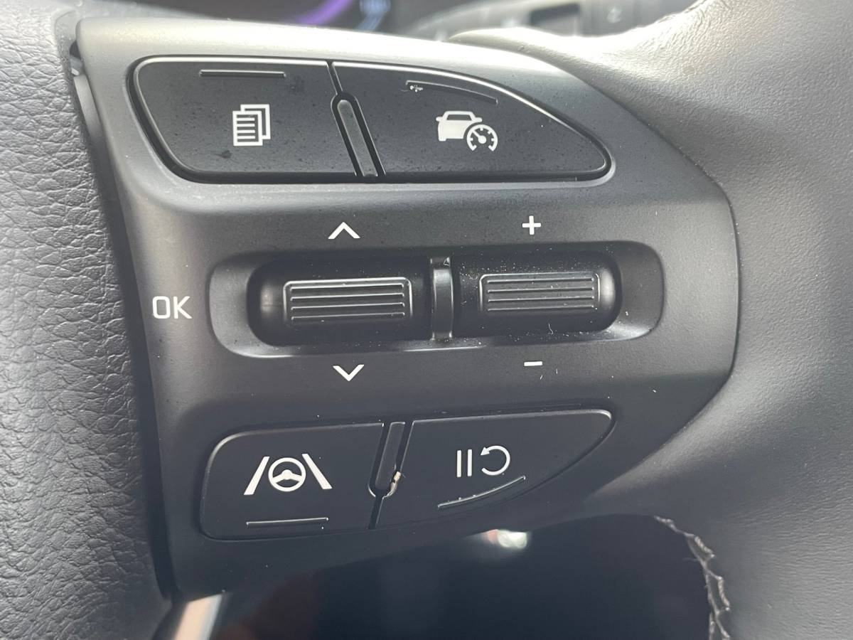Kia Stonic Kia Stonic 1.0 T-GDi MHEV DynamicLine Automaat Navigatie, Climate Control, Cruise Control, Stoel/Stuurverwarming, 15″Lm, Achteruitrijcamera
