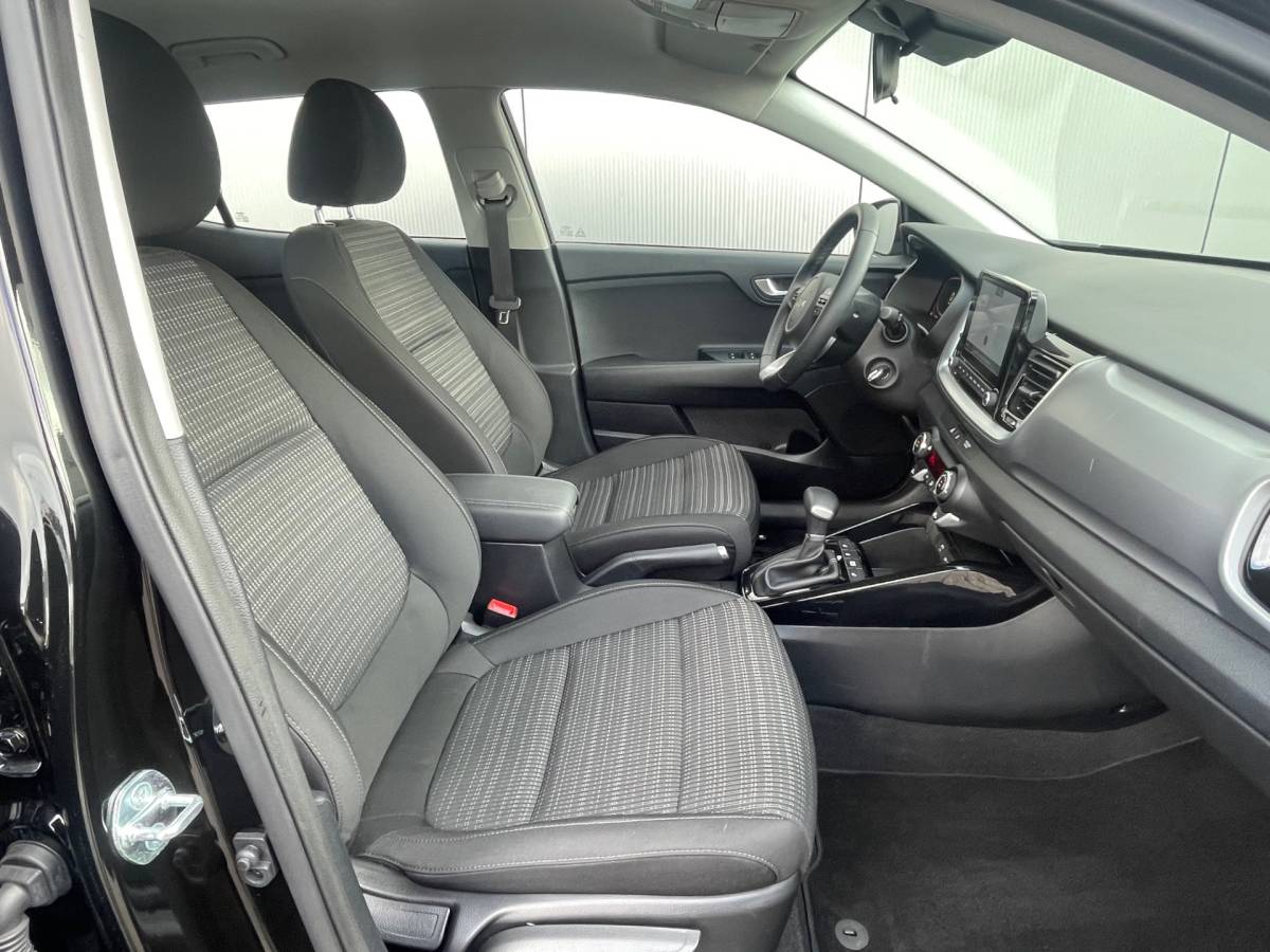 Kia Stonic Kia Stonic 1.0 T-GDi MHEV DynamicLine Automaat Navigatie, Climate Control, Cruise Control, Stoel/Stuurverwarming, 15″Lm, Achteruitrijcamera