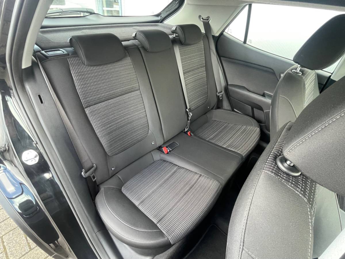 Kia Stonic Kia Stonic 1.0 T-GDi MHEV DynamicLine Automaat Navigatie, Climate Control, Cruise Control, Stoel/Stuurverwarming, 15″Lm, Achteruitrijcamera