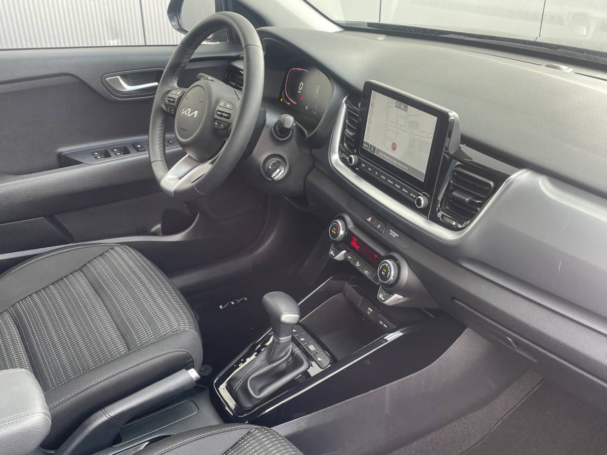 Kia Stonic Kia Stonic 1.0 T-GDi MHEV DynamicLine Automaat Navigatie, Climate Control, Cruise Control, Stoel/Stuurverwarming, 15″Lm, Achteruitrijcamera