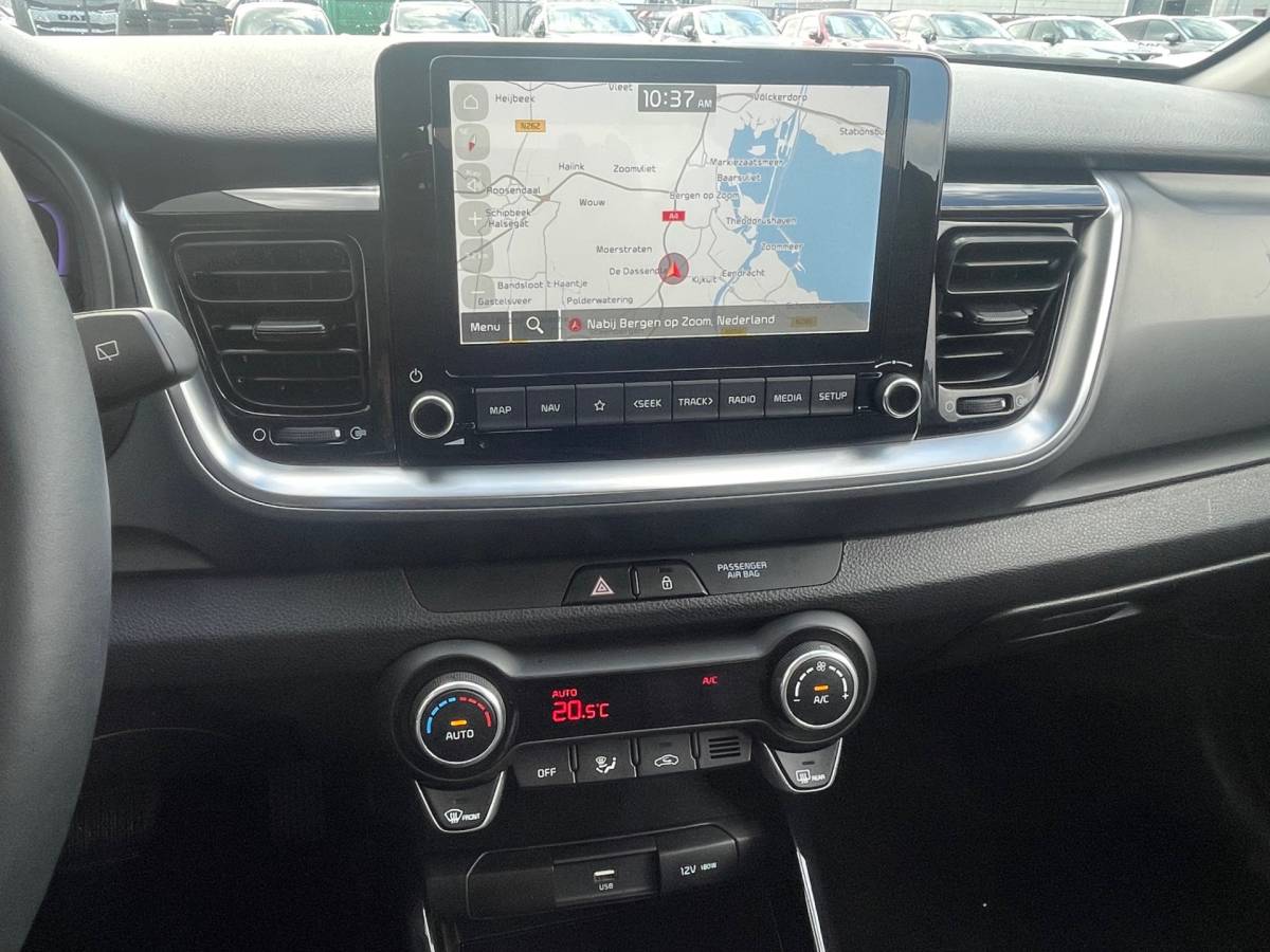 Kia Stonic Kia Stonic 1.0 T-GDi MHEV DynamicLine Automaat Navigatie, Climate Control, Cruise Control, Stoel/Stuurverwarming, 15″Lm, Achteruitrijcamera