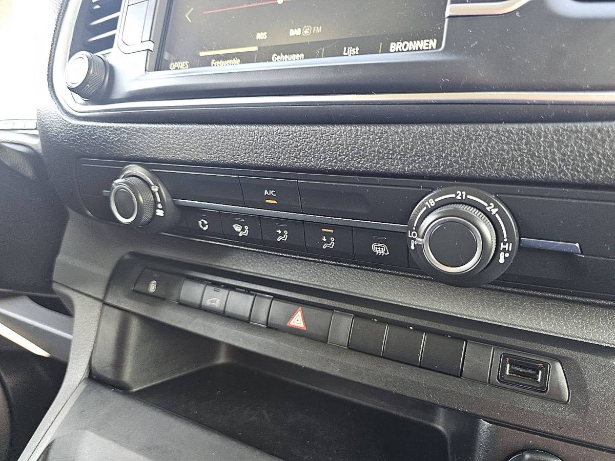 Opel Vivaro OPEL VIVARO l2h1 navi carplay!!