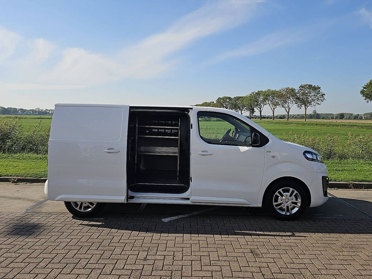 Opel Vivaro OPEL VIVARO l2h1 navi carplay!!