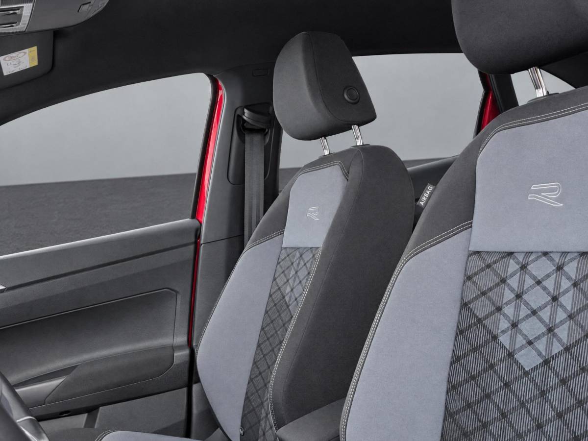 Volkswagen Taigo Volkswagen Taigo 1.0 TSI 110pk DSG R-Line · Camera · Apple/Android Car Play · Keyless · Navigatie · Stoelverwarming · 18” Inch · Garantie t/m 20-12-2027 of 100.000km