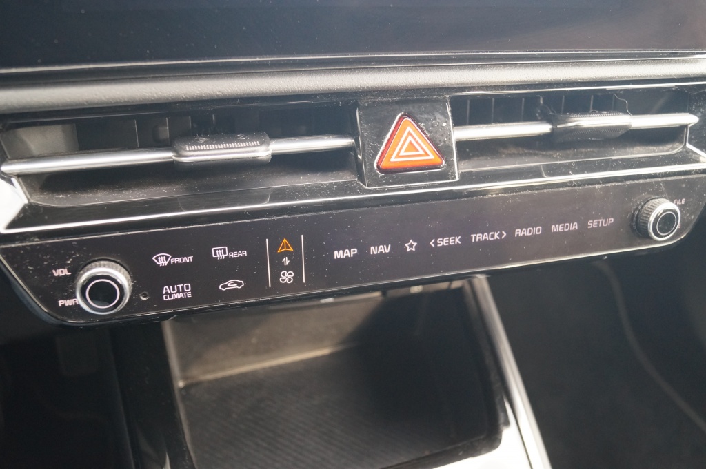 Kia Niro Kia Niro 1.6 GDi Hybrid DynamicPlusLine -LEER-S.DAK-ECC-CAM-