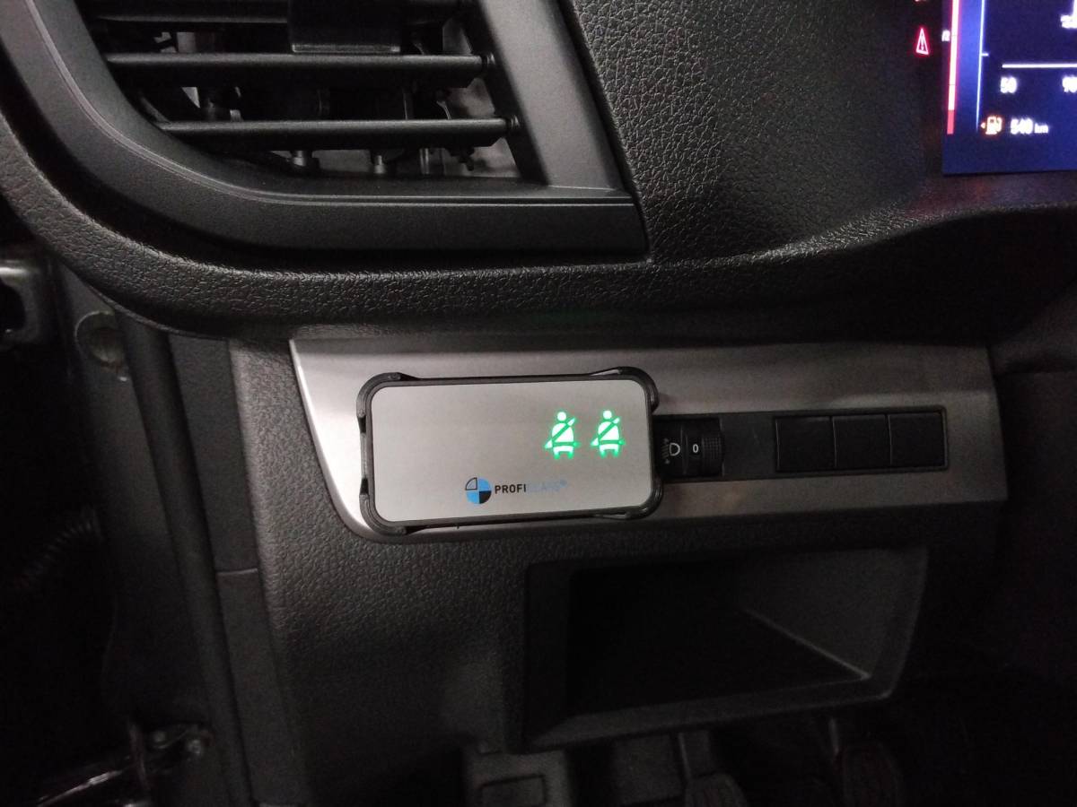 Opel Vivaro Opel Vivaro 1.5 Diesel 120pk L3 Dubbele Cabine Apple Carplay /  Android Auto Parkeersensoren V+A Trekhaak Camera Navigatie Cruise Control LED koplampen houten afwerking laadruimte